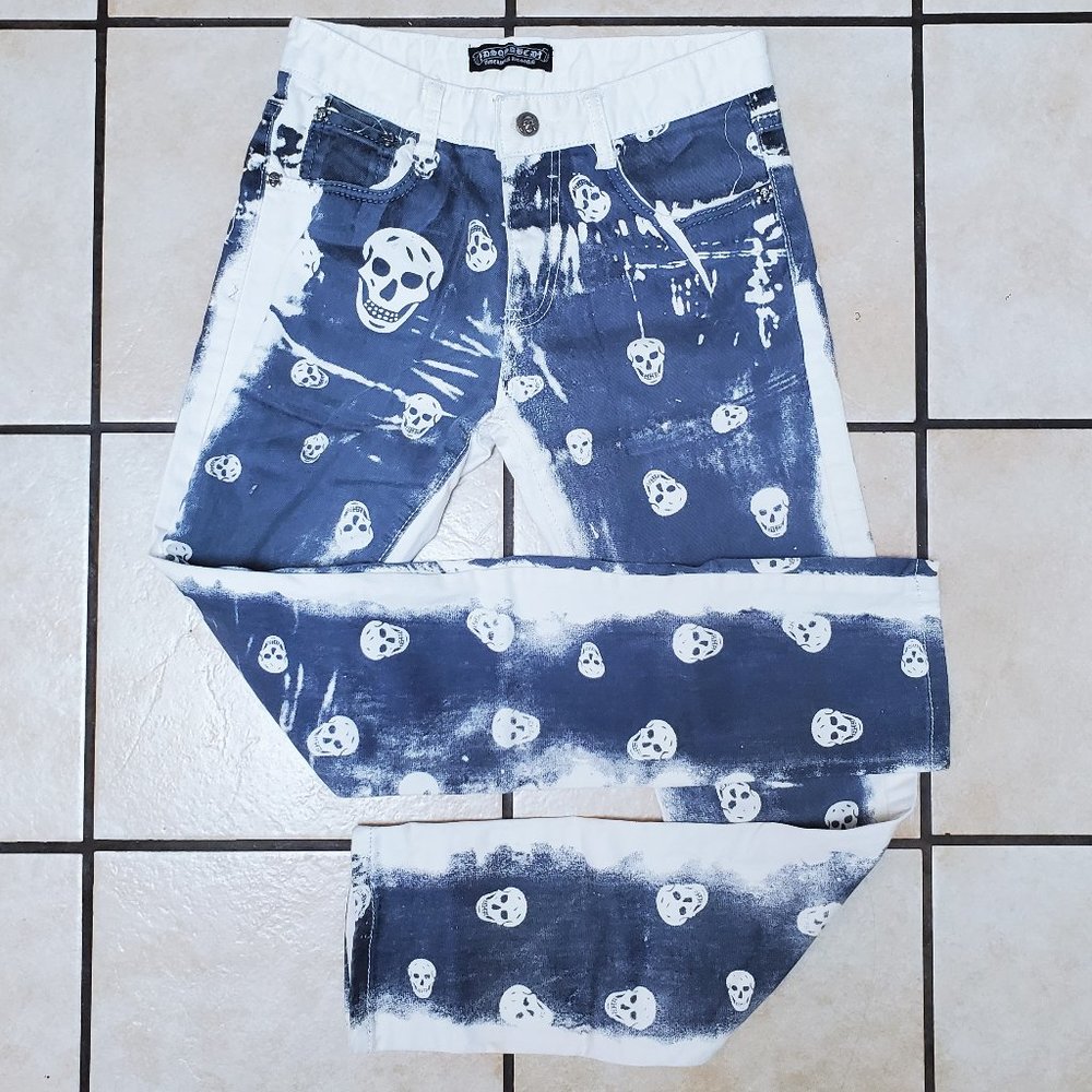 Awesome SKULL White and Blue Washed GRAPHIC Jeans with Skull RIVETS & Buttons